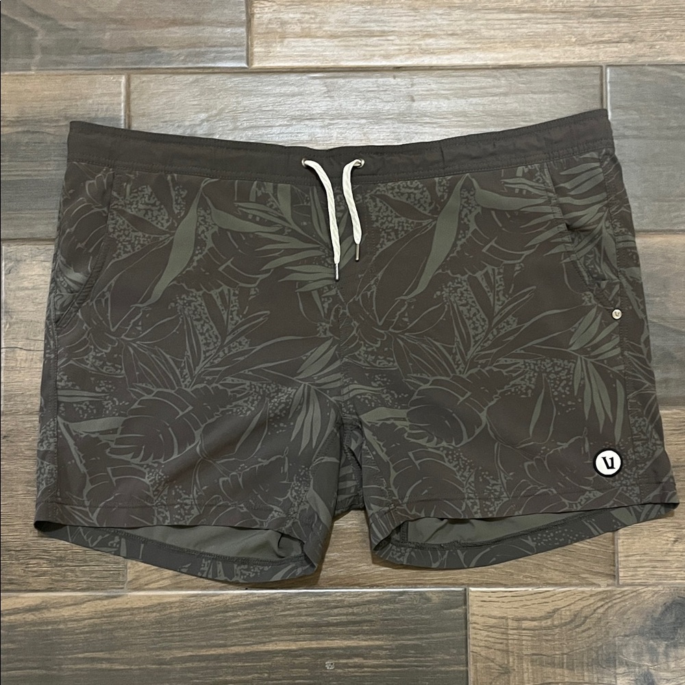 Vuori Men's Kore Jungle print 5” shorts